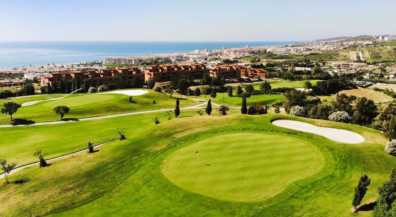 Apartamento de 3 habitaciones en Casares en venta con piscina garaje - 295.000 € (Ref: 9898888)