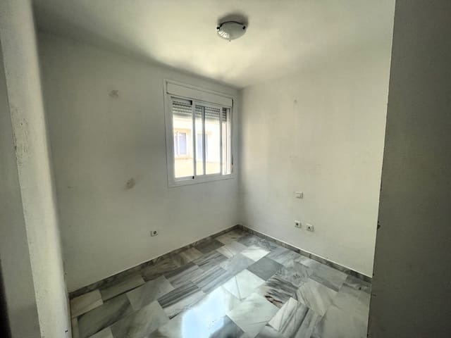 Apartamento de 3 habitaciones en Doña Julia Golf, Casares en venta con piscina garaje - 295.000 € (Ref: 9898888)