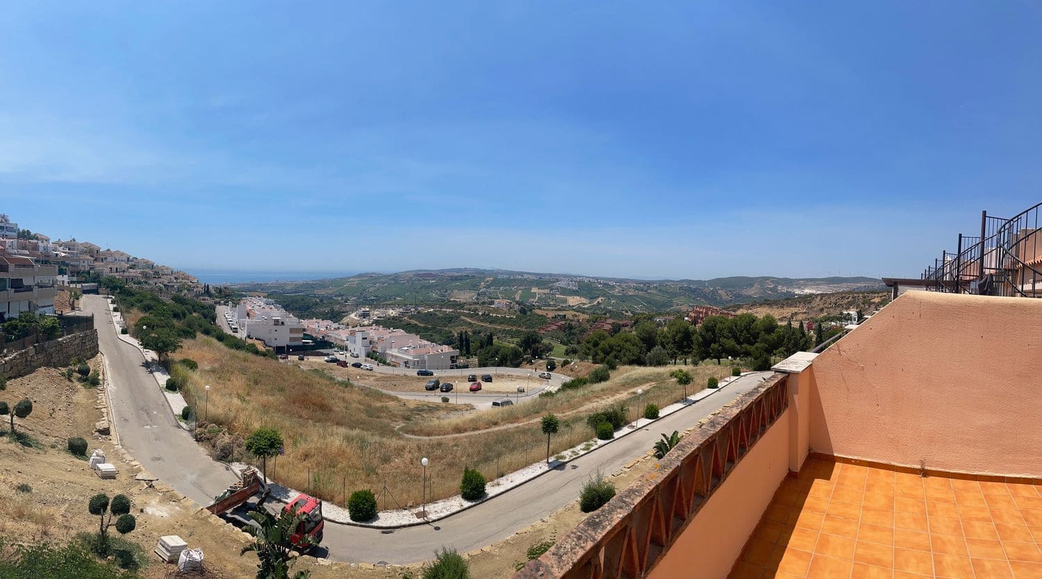 Apartamento de 3 habitaciones en Casares en venta con piscina garaje - 295.000 € (Ref: 9898888)