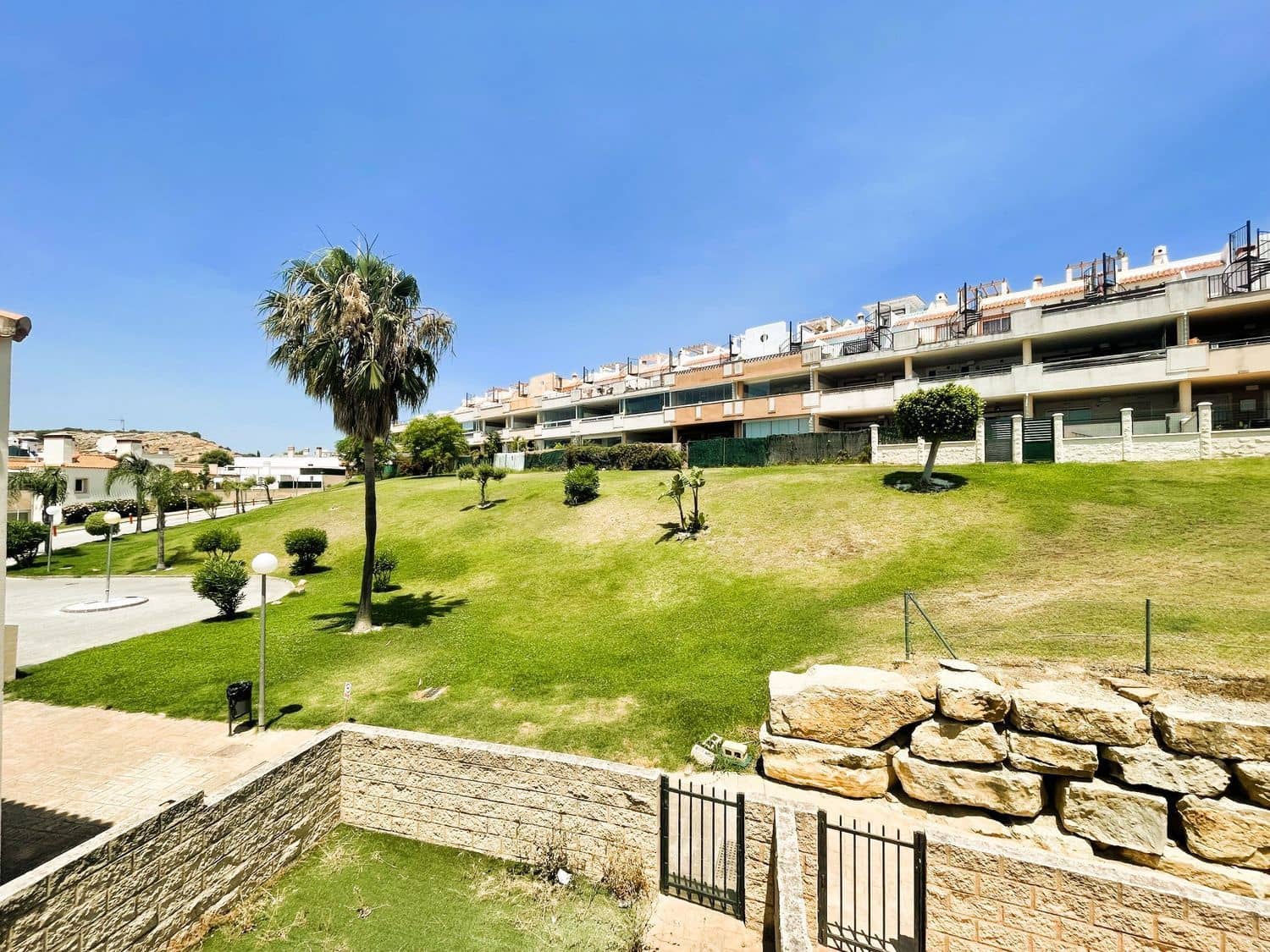 Apartamento de 3 habitaciones en Casares en venta con piscina garaje - 295.000 € (Ref: 9898888)