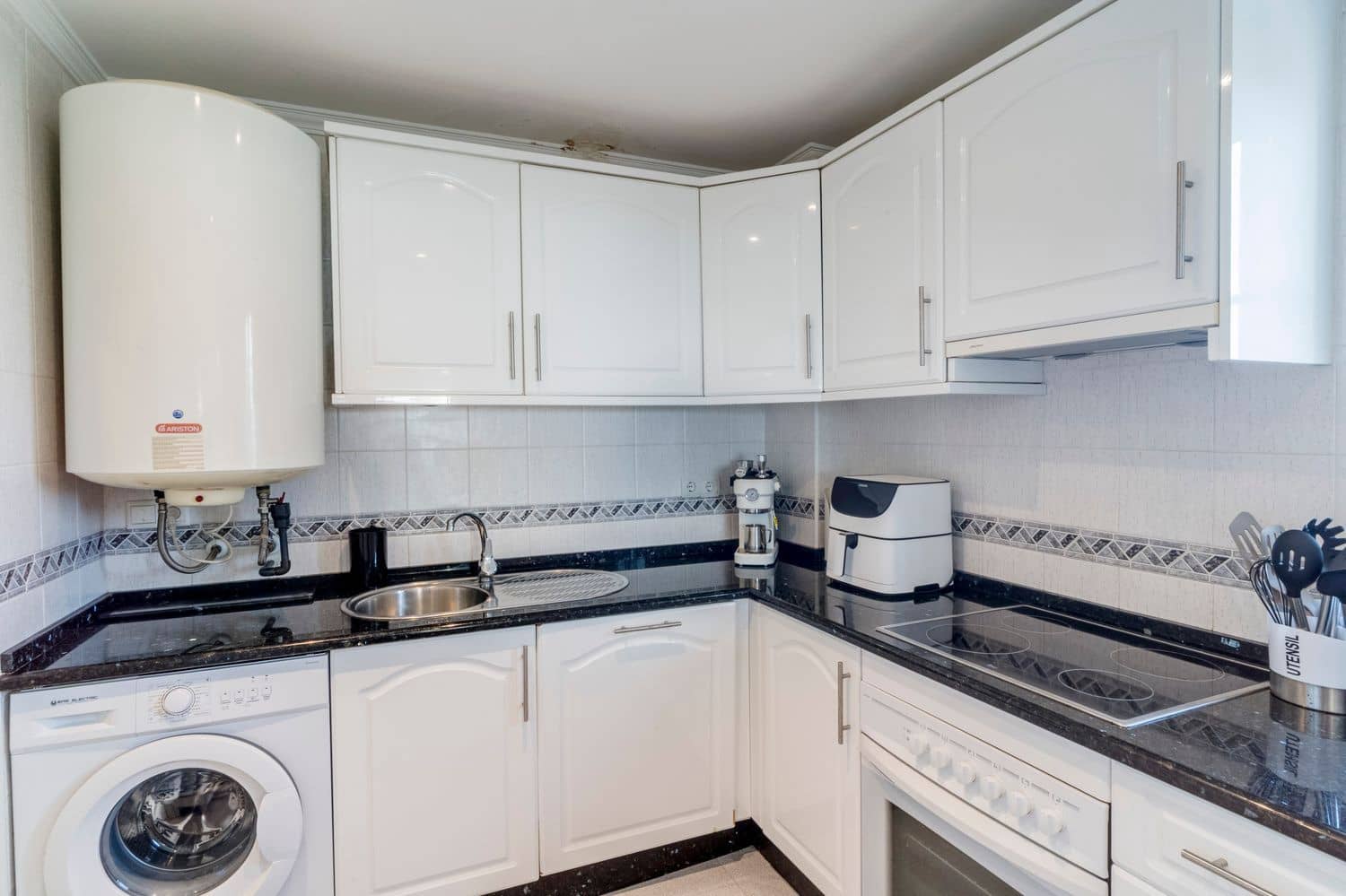 2 makuuhuone Huoneisto myytävänä paikassa Riviera del Sol mukana uima-altaan 
autotalli - 395 000 € (Ref: 9990220)