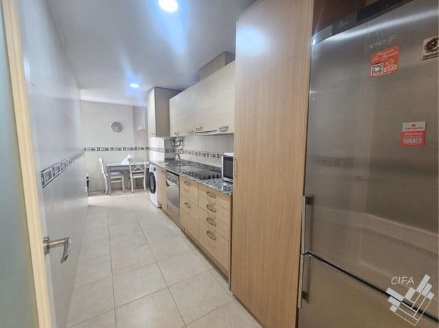 3 bedroom Flat for rent in Vinaròs - € 900 (Ref: 10009155)