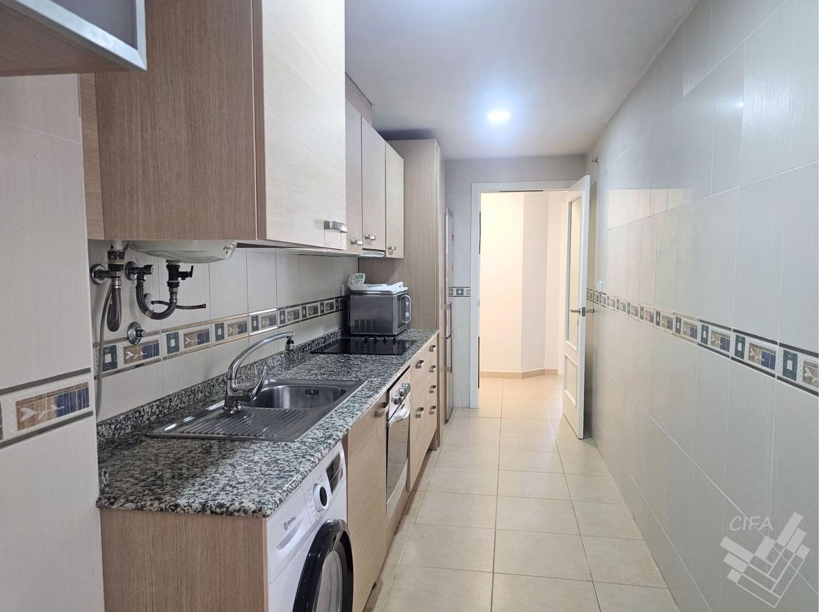 3 slaapkamer Flat te huur in Vinaros met garage - € 900 (Ref: 10009155)