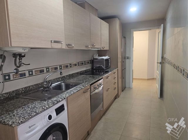 3 bedroom Flat for rent in Vinaròs - € 900 (Ref: 10009155)