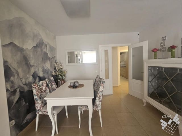 3 bedroom Flat for rent in Vinaròs - € 900 (Ref: 10009155)