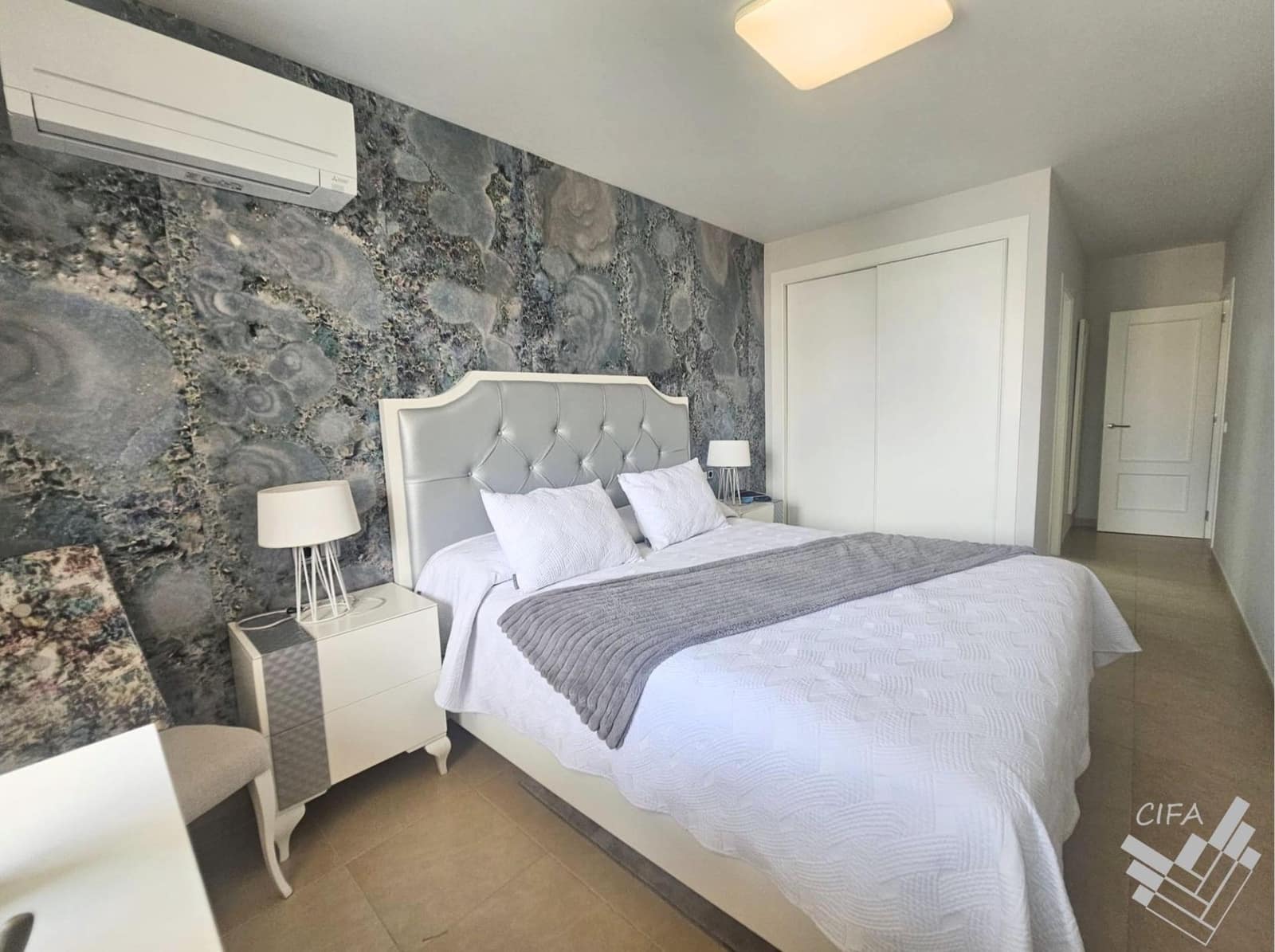 3 slaapkamer Flat te huur in Vinaros met garage - € 900 (Ref: 10009155)