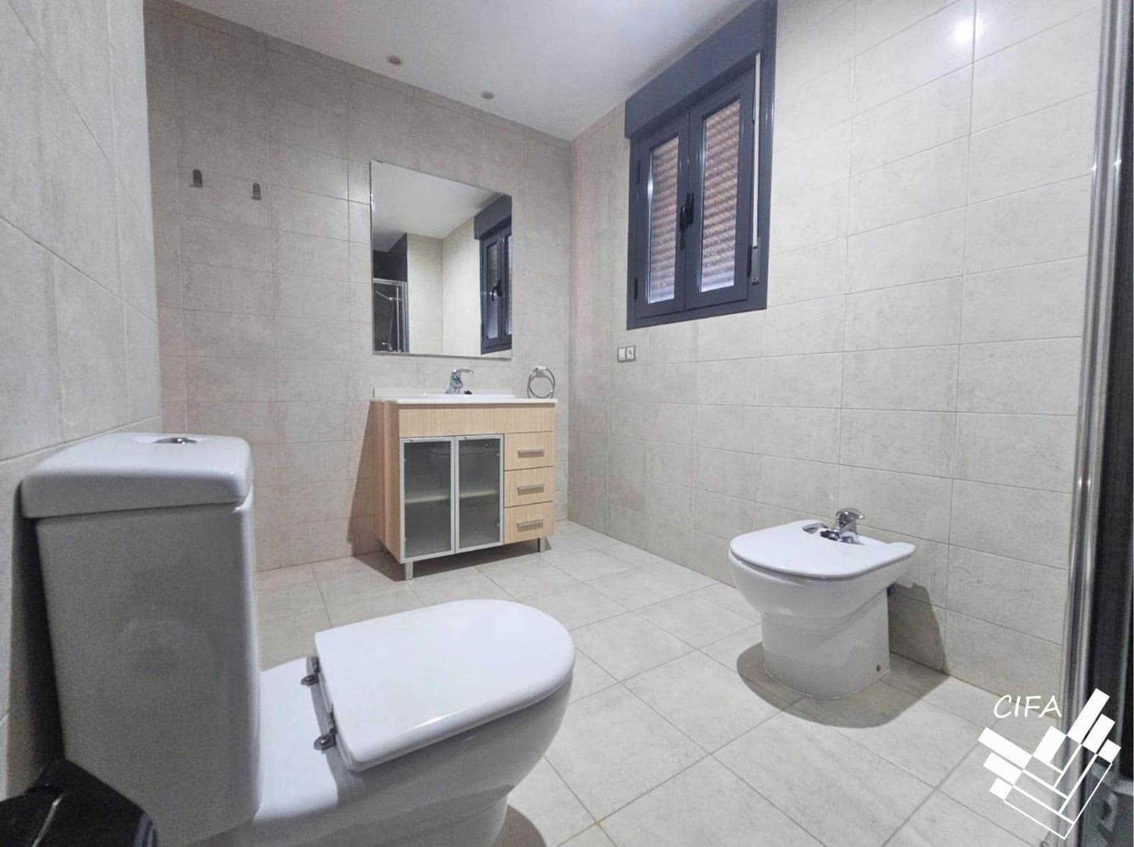 3 soverom Leilighet til leie i Sant Jordi med svømmebasseng garasje - € 750 (Ref: 10086247)