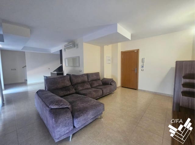 3 soverom Leilighet til leie i Sant Jordi med svømmebasseng garasje - € 750 (Ref: 10086247)