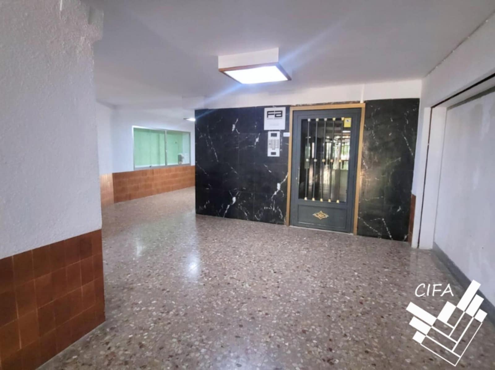 1 bedroom Commercial for sale in Vinaros - € 21,630 (Ref: 9379462)