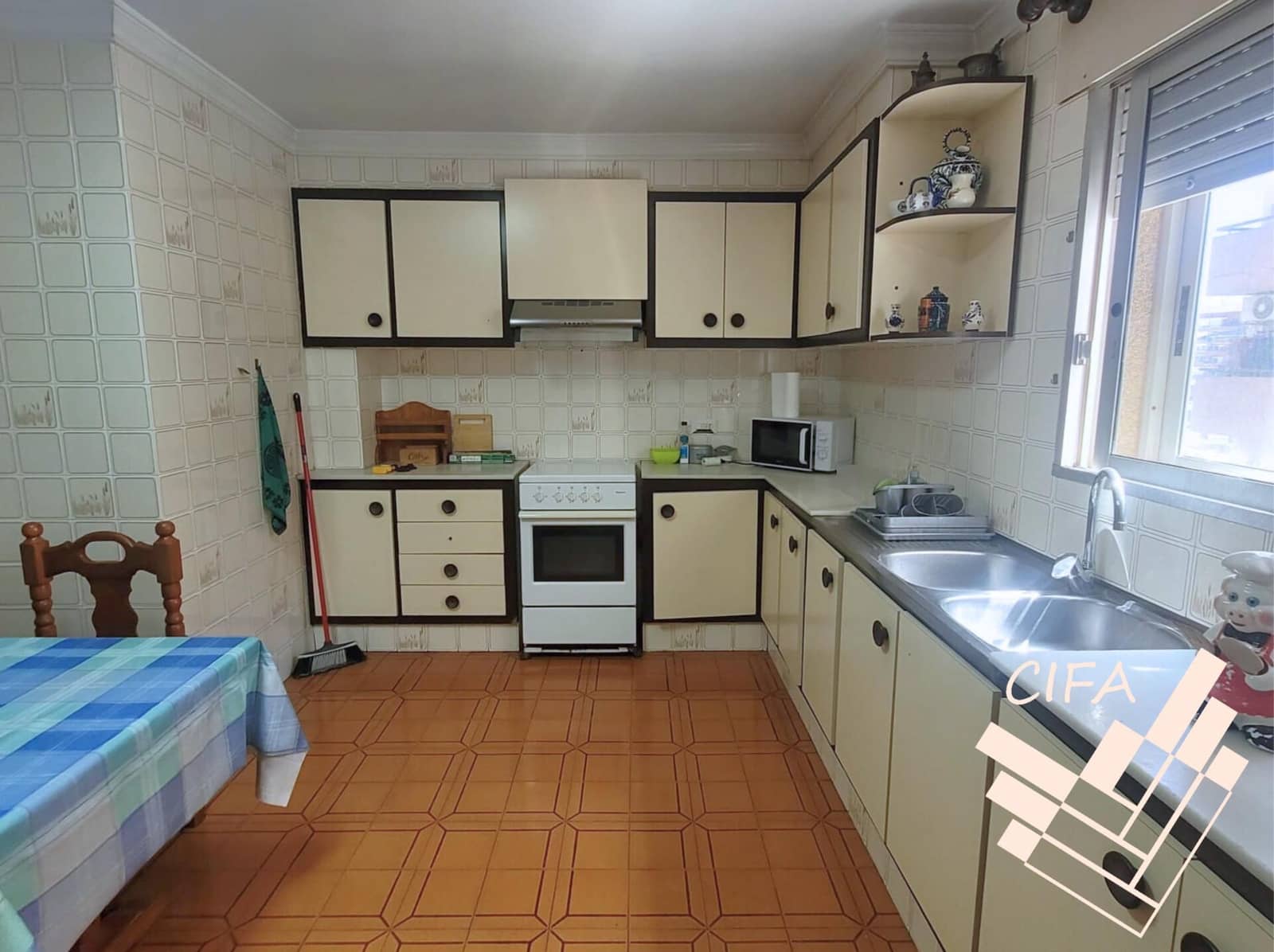 5 slaapkamer Flat te koop in Vinaros - € 180.000 (Ref: 9379463)