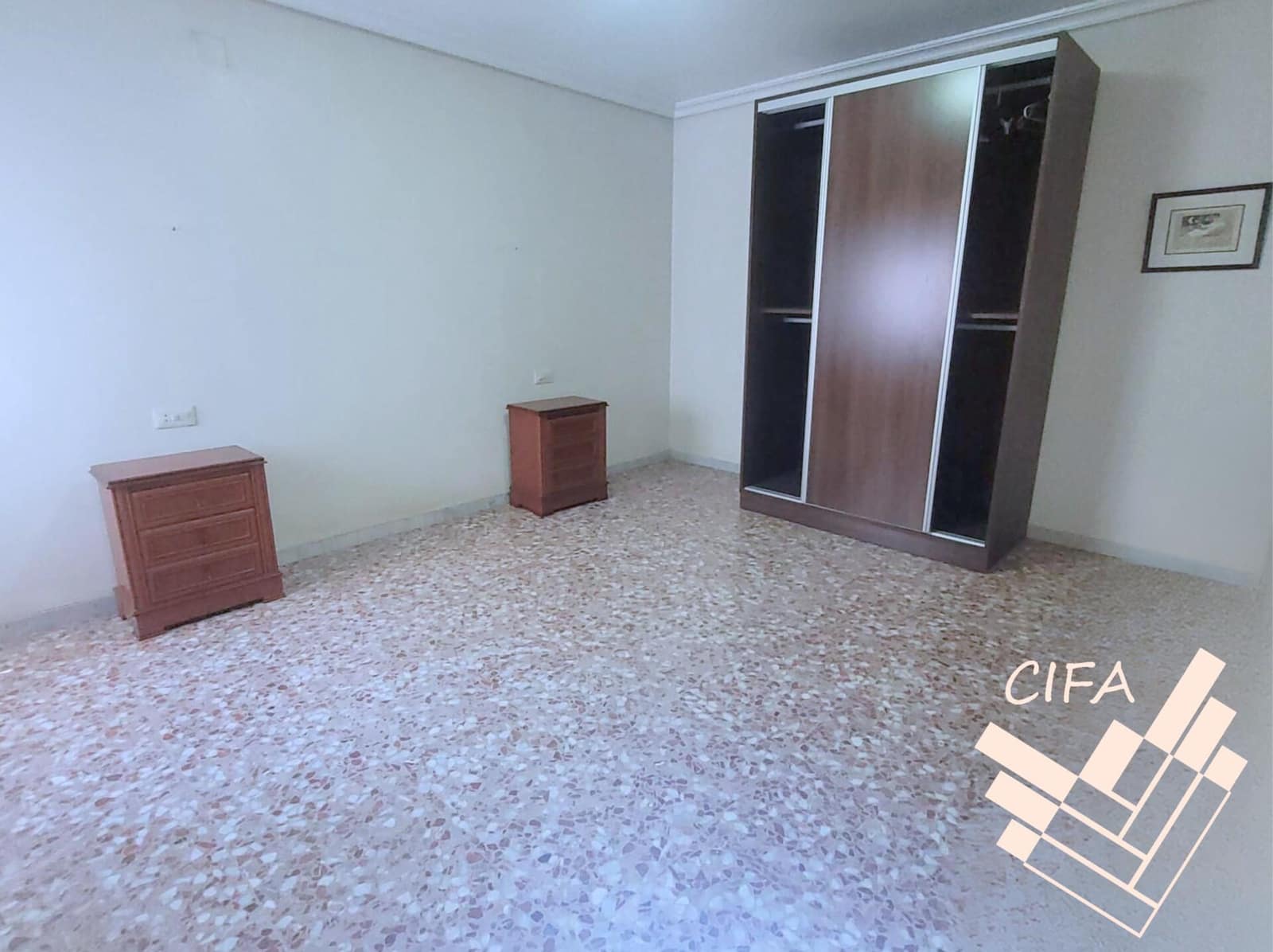 5 slaapkamer Flat te koop in Vinaros - € 180.000 (Ref: 9379463)