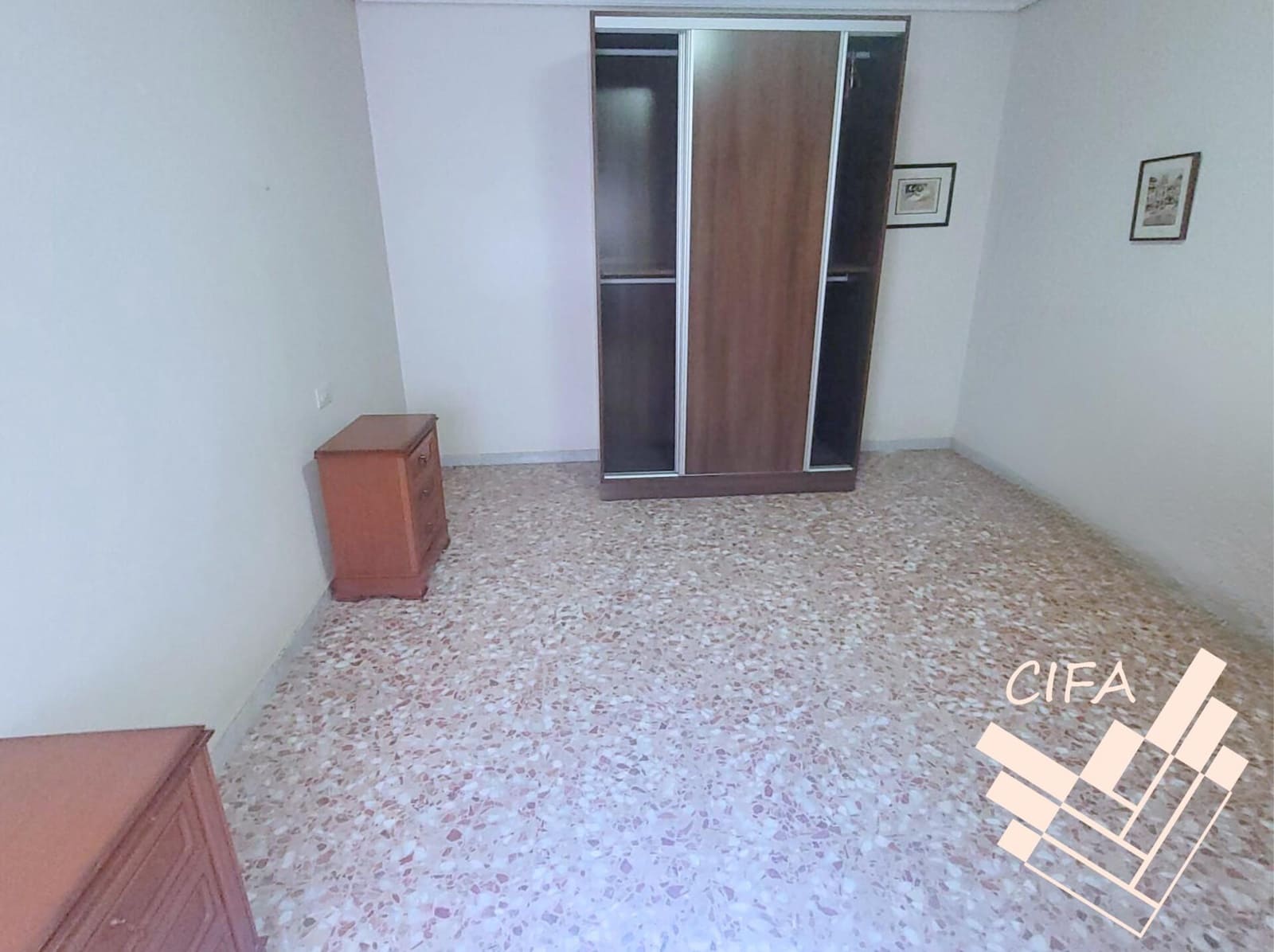 5 slaapkamer Flat te koop in Vinaros - € 180.000 (Ref: 9379463)