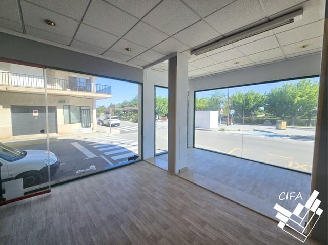 Commercial for sale in Vinaròs - € 220,000 (Ref: 9379470)