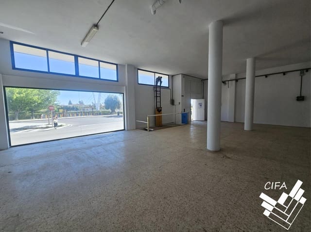 Commercial for sale in Vinaròs - € 220,000 (Ref: 9379470)