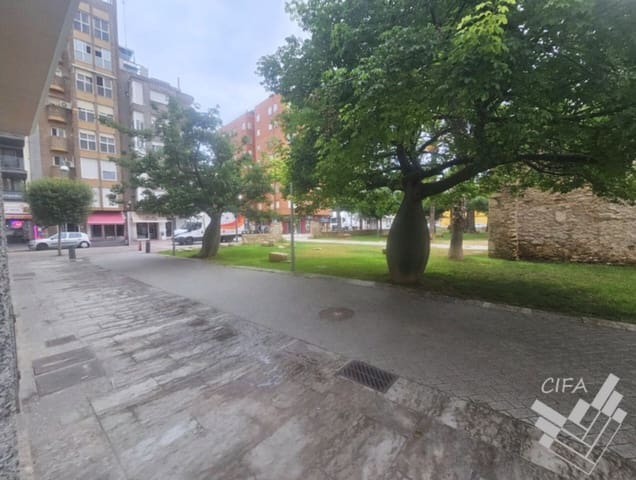 Kommersiell till salu i Vinaròs - 245 000 € (Ref: 9379471)