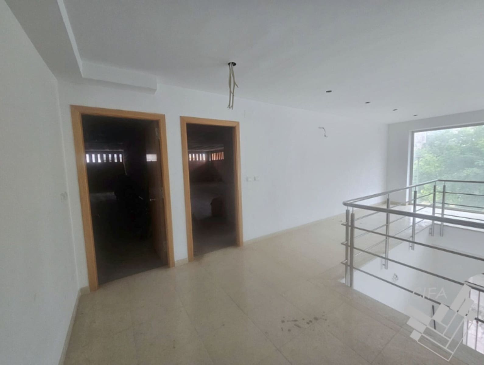 Commercial for sale in Vinaros - € 245,000 (Ref: 9379471)