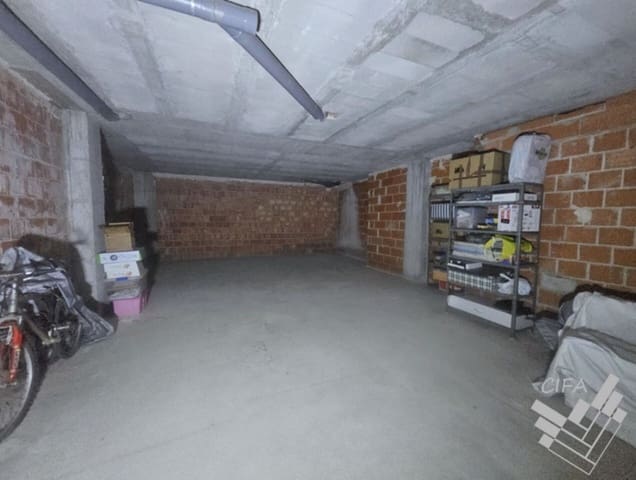 Commercial for sale in Vinaròs - € 245,000 (Ref: 9379471)