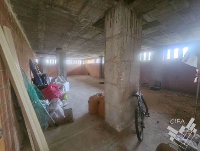 Commercial for sale in Vinaròs - € 245,000 (Ref: 9379471)