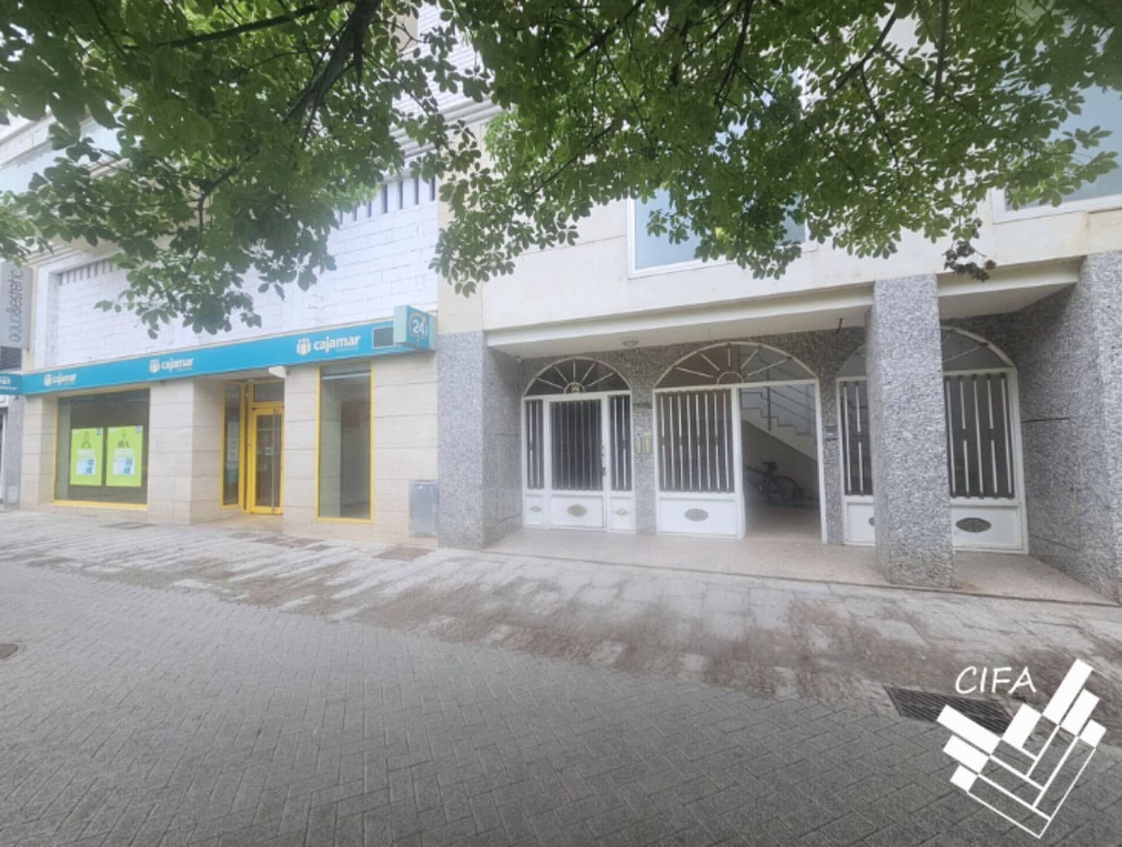 Commercial for sale in Vinaros - € 245,000 (Ref: 9379471)