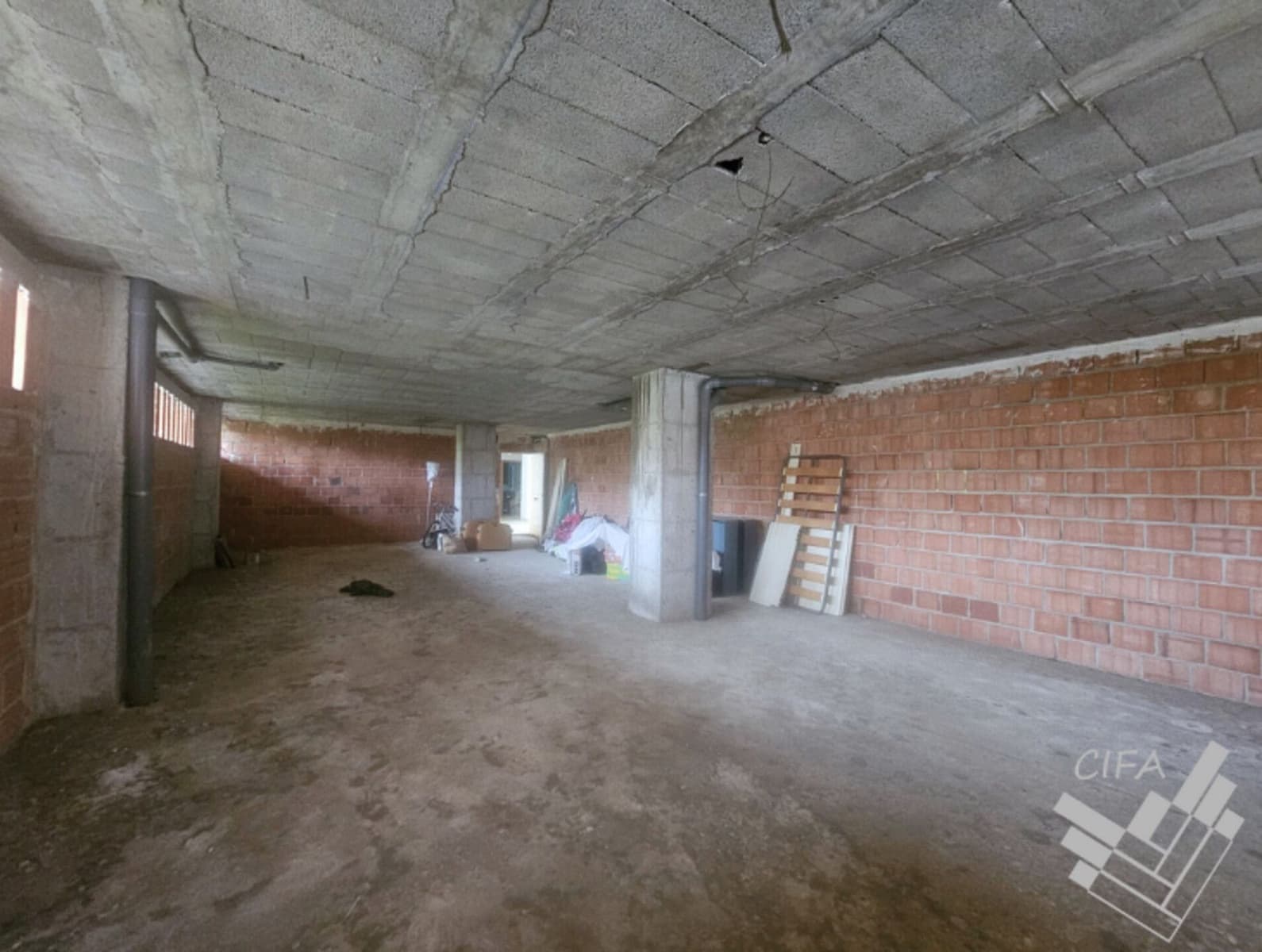 Commercial for sale in Vinaros - € 245,000 (Ref: 9379471)