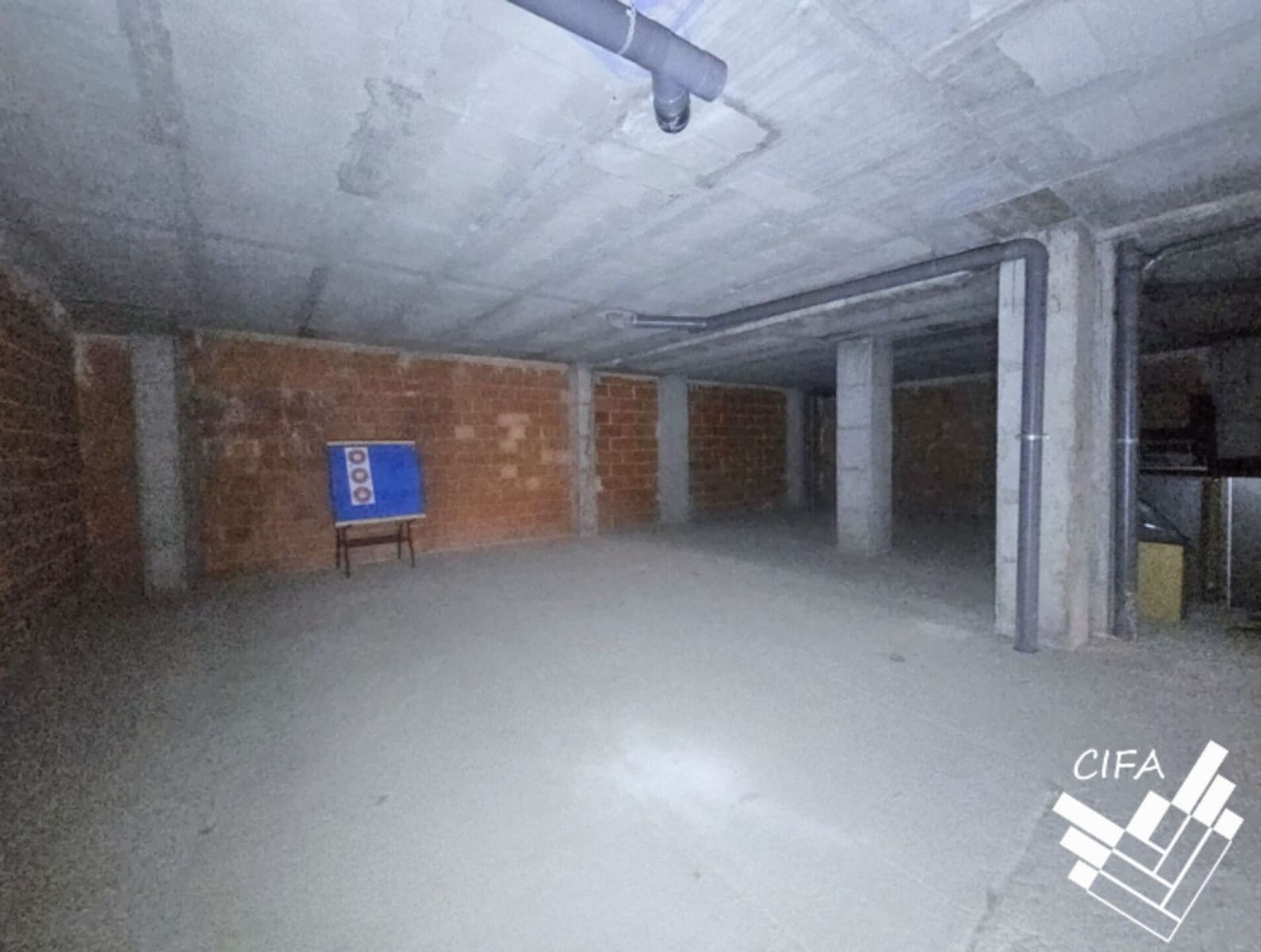 Commercial for sale in Vinaros - € 245,000 (Ref: 9379471)