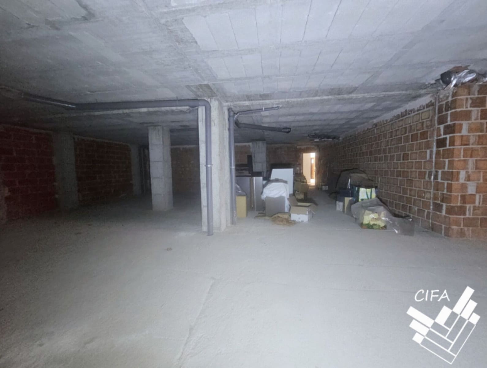 Commercial for sale in Vinaros - € 245,000 (Ref: 9379471)