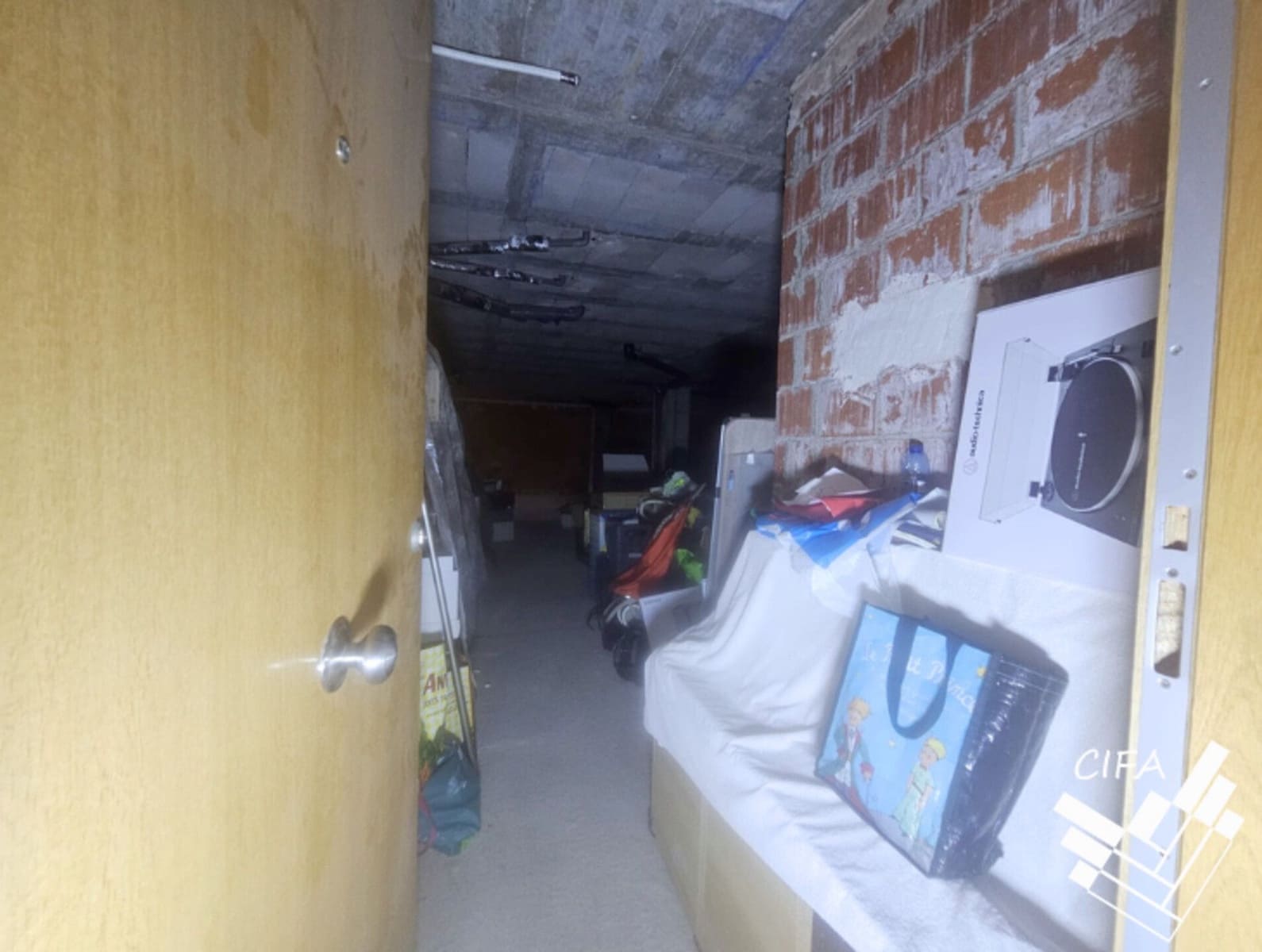 Commercial for sale in Vinaros - € 245,000 (Ref: 9379471)