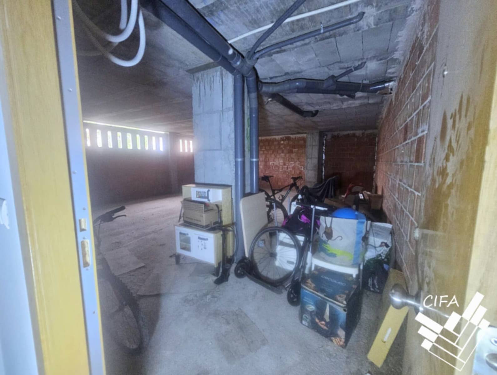 Commercial for sale in Vinaros - € 245,000 (Ref: 9379471)