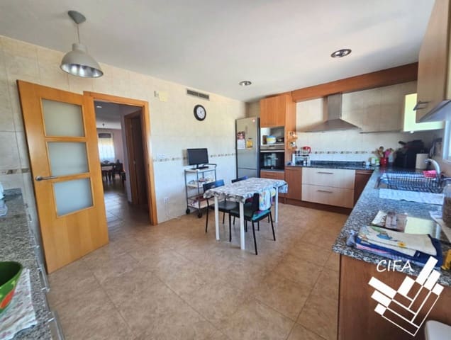 4 makuuhuone Rivitalo myytävänä paikassa Sant Mateu mukana 
autotalli - 198 000 € (Ref: 9379475)