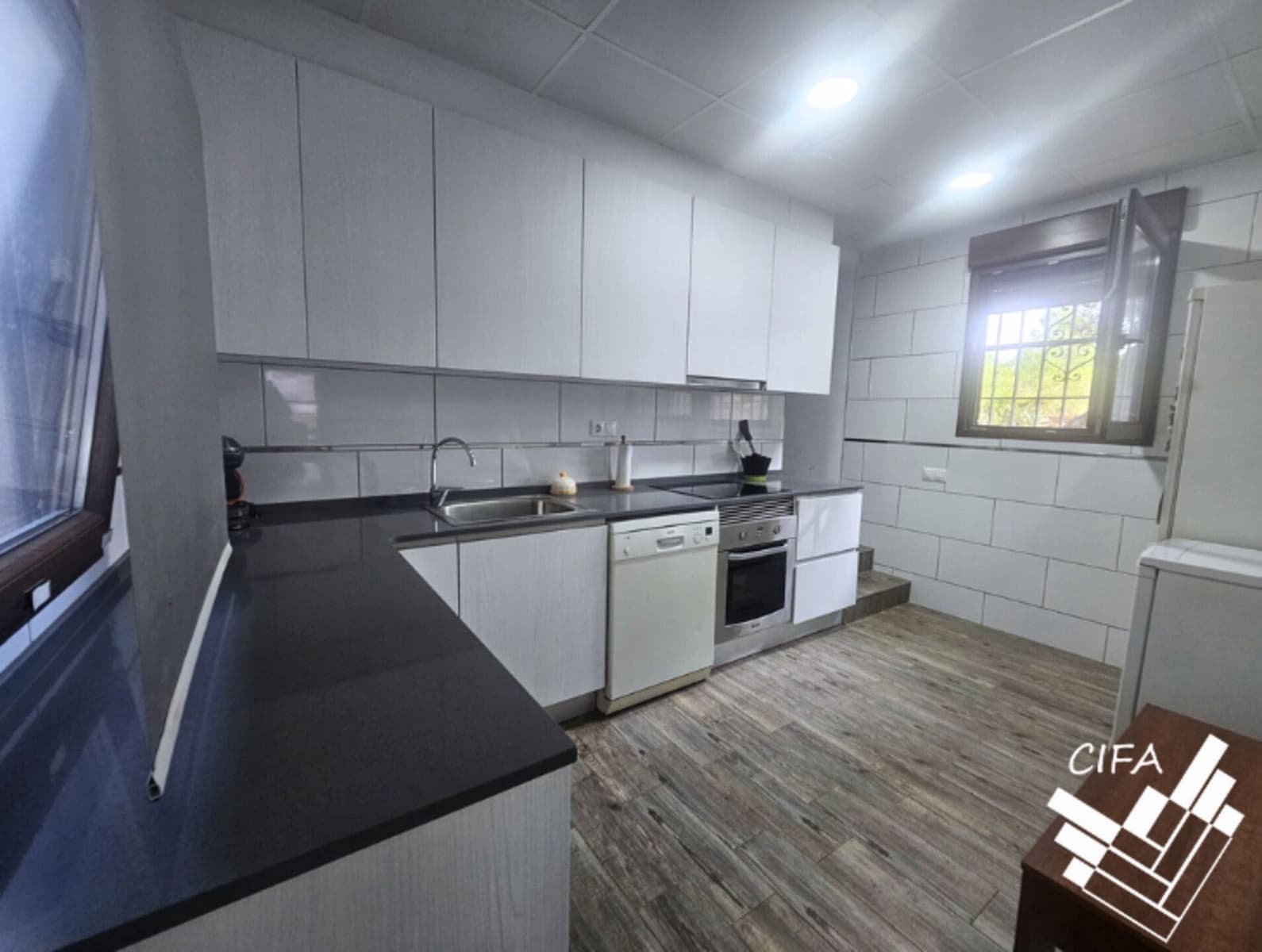 4 bedroom Finca/Country House for sale in Vinaros - € 274,000 (Ref: 9379477)