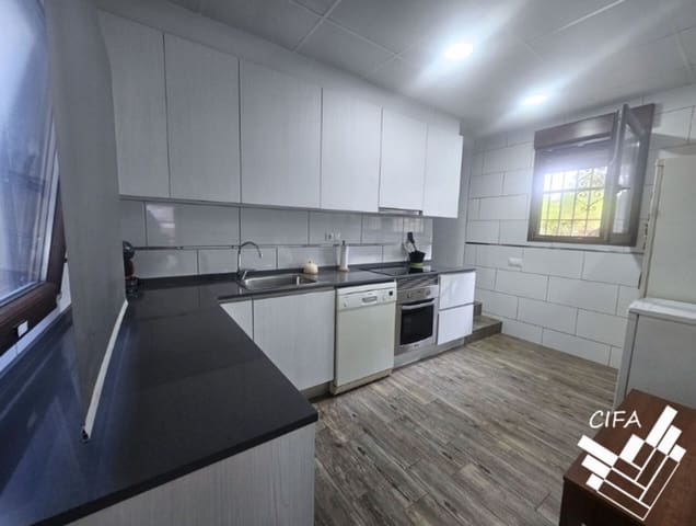 4 bedroom Finca/Country House for sale in Vinaròs - € 274,000 (Ref: 9379477)