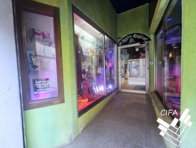 Commercial for sale in Vinaròs - € 100,000 (Ref: 9379480)