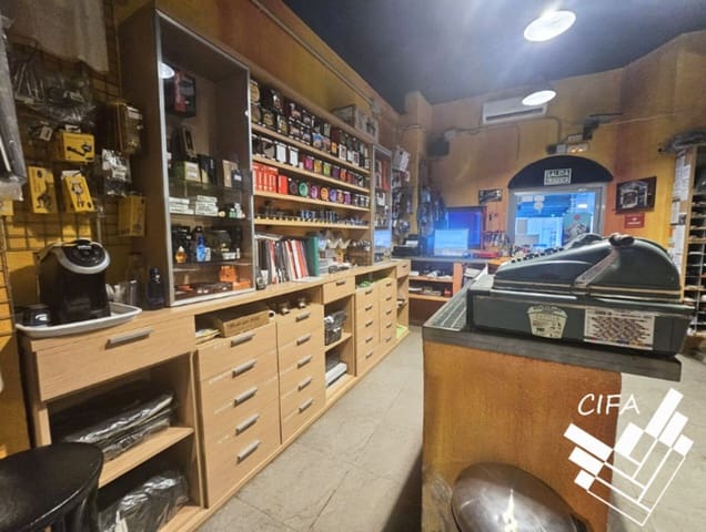 Commercial for sale in Vinaròs - € 100,000 (Ref: 9379480)