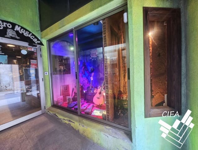 Commercial for sale in Vinaròs - € 100,000 (Ref: 9379480)