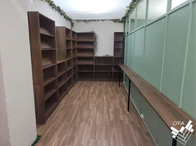 Commercieel te huur in Vinaròs - € 850 (Ref: 9379484)