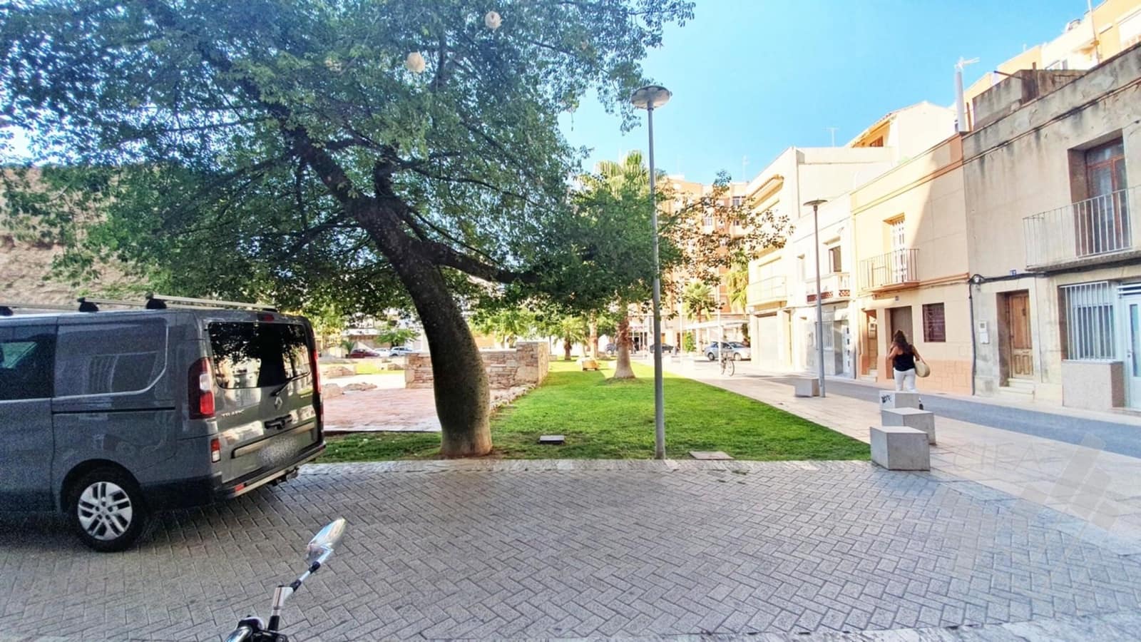 Commercial for rent in Vinaros - € 1,000 (Ref: 9379485)