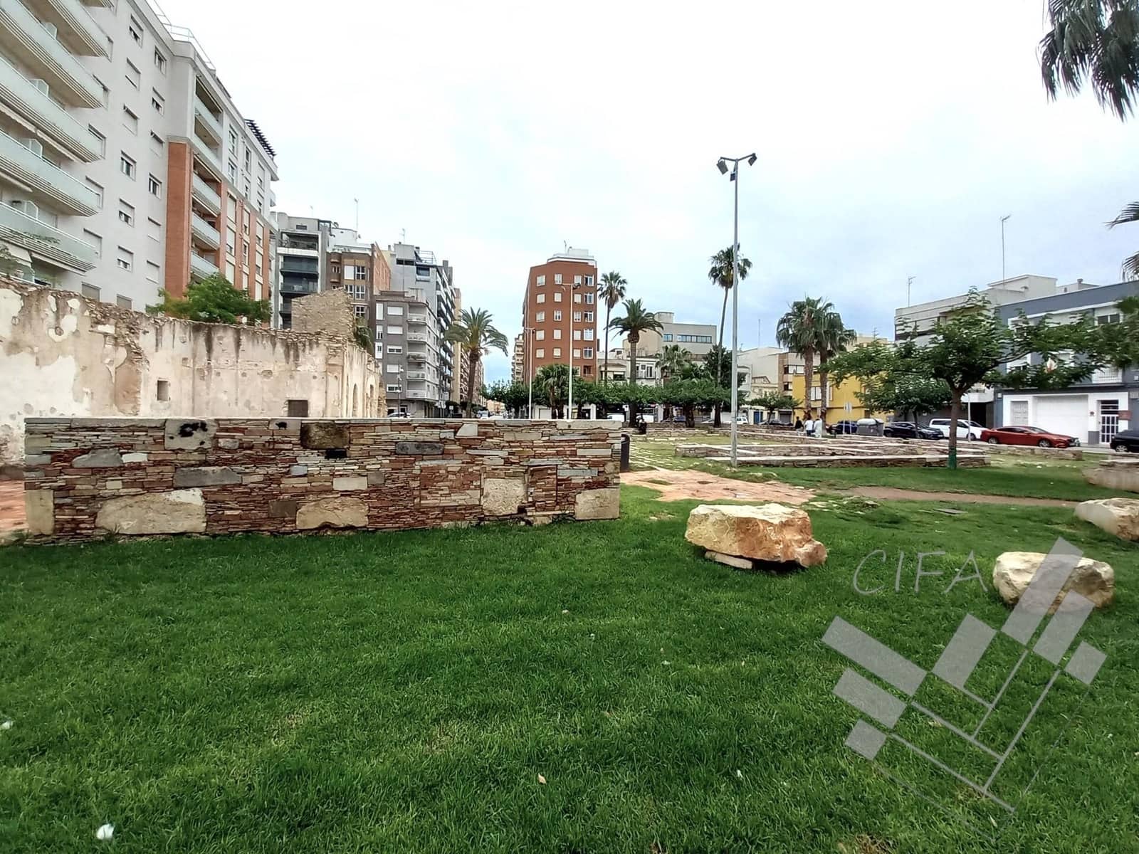 Commercial for rent in Vinaros - € 1,000 (Ref: 9379485)