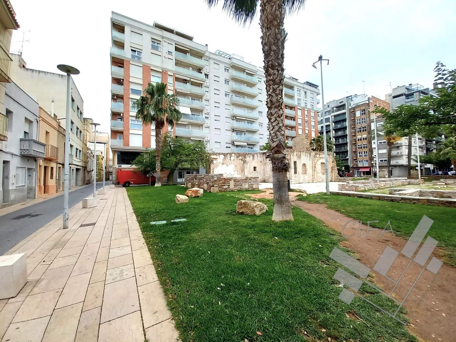Commercial for rent in Vinaros - € 1,000 (Ref: 9379485)