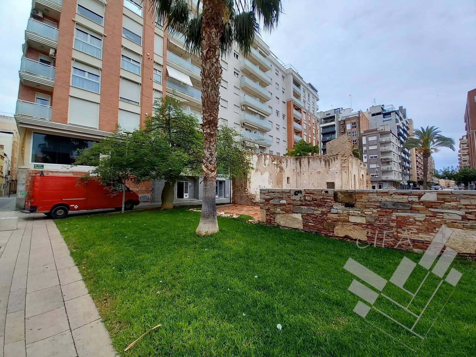 Commercial for rent in Vinaros - € 1,000 (Ref: 9379485)