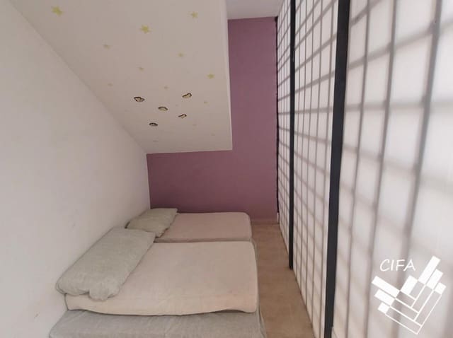 3 bedroom Commercial for sale in Vinaròs - € 78,000 (Ref: 9379486)