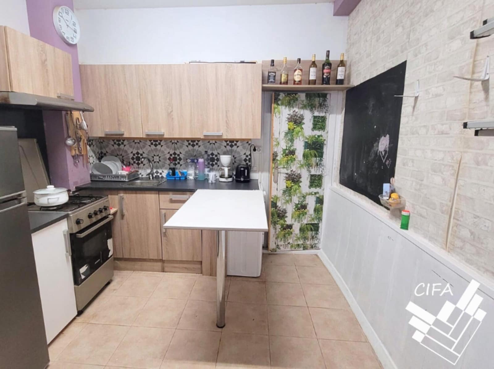 3 bedroom Commercial for sale in Vinaros - € 78,000 (Ref: 9379486)