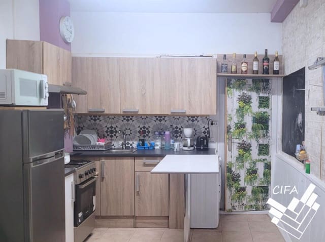 3 bedroom Commercial for sale in Vinaròs - € 78,000 (Ref: 9379486)