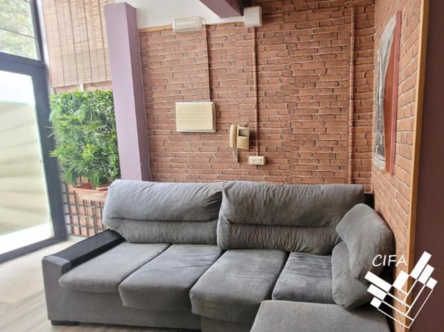 3 bedroom Commercial for sale in Vinaròs - € 78,000 (Ref: 9379486)