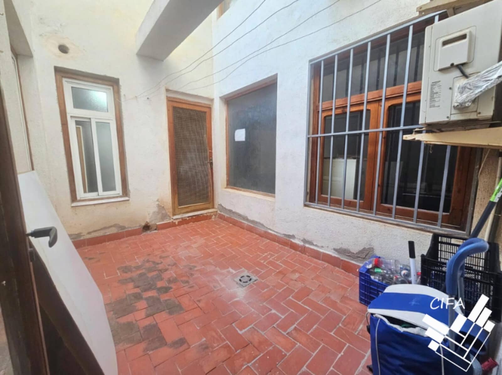 Commercial for sale in Alcossebre - € 100,000 (Ref: 9379494)