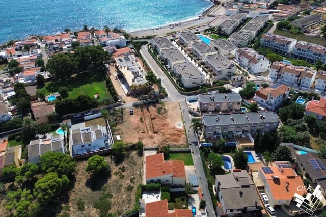 Chalet de 3 habitaciones en Vinaròs en venta - 275.000 € (Ref: 9379495)