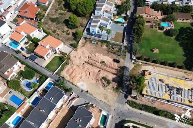 Chalet de 3 habitaciones en Vinaròs en venta - 275.000 € (Ref: 9379495)