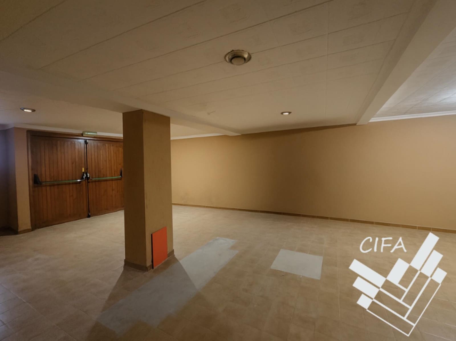 Commercial for sale in Vinaros - € 350,000 (Ref: 9379496)