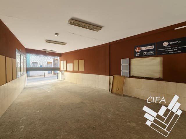 Commercial for sale in Vinaròs - € 350,000 (Ref: 9379496)