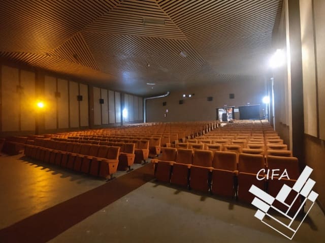 Commercial for sale in Vinaròs - € 350,000 (Ref: 9379496)