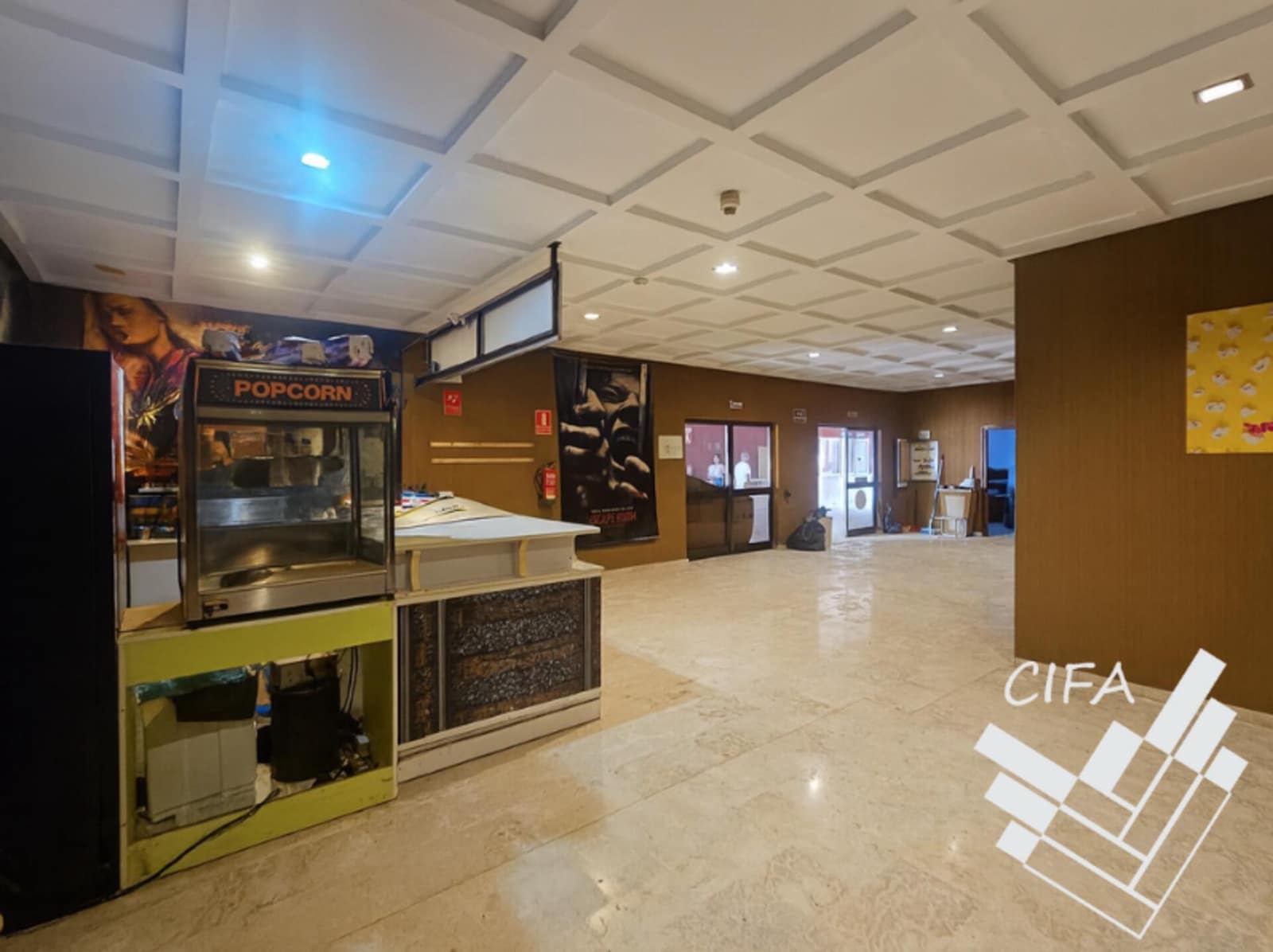 Commercial for sale in Vinaros - € 350,000 (Ref: 9379496)